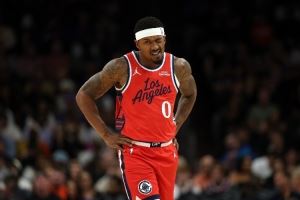 贝弗利:快船本该留下鲍威尔和米尔斯 比尔应该去打替补